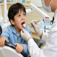 孩子换牙期恒牙发黄或有白斑是什么原因？